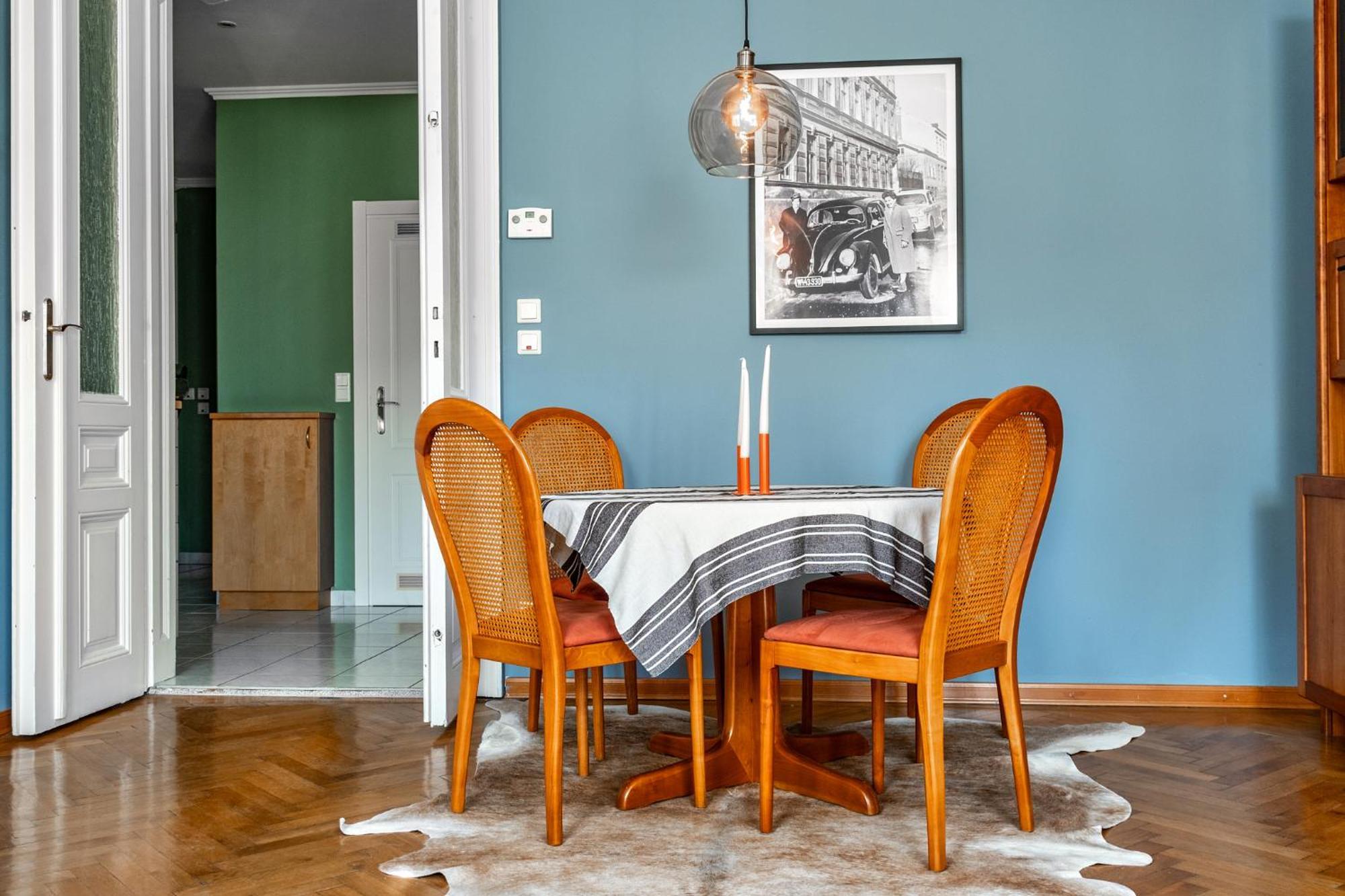 Feel At I Bright Windows I Penzing Trainstation Apartment *