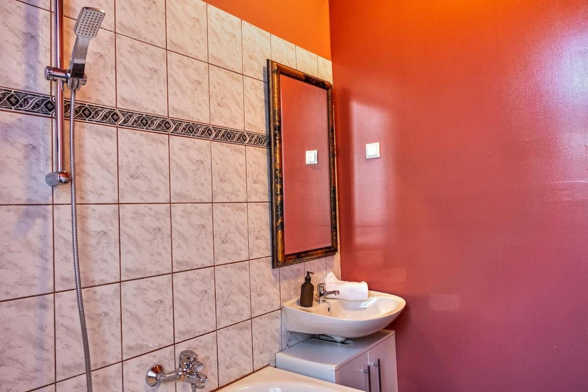 Feel At I Bright Windows I Penzing Trainstation Apartment Wien